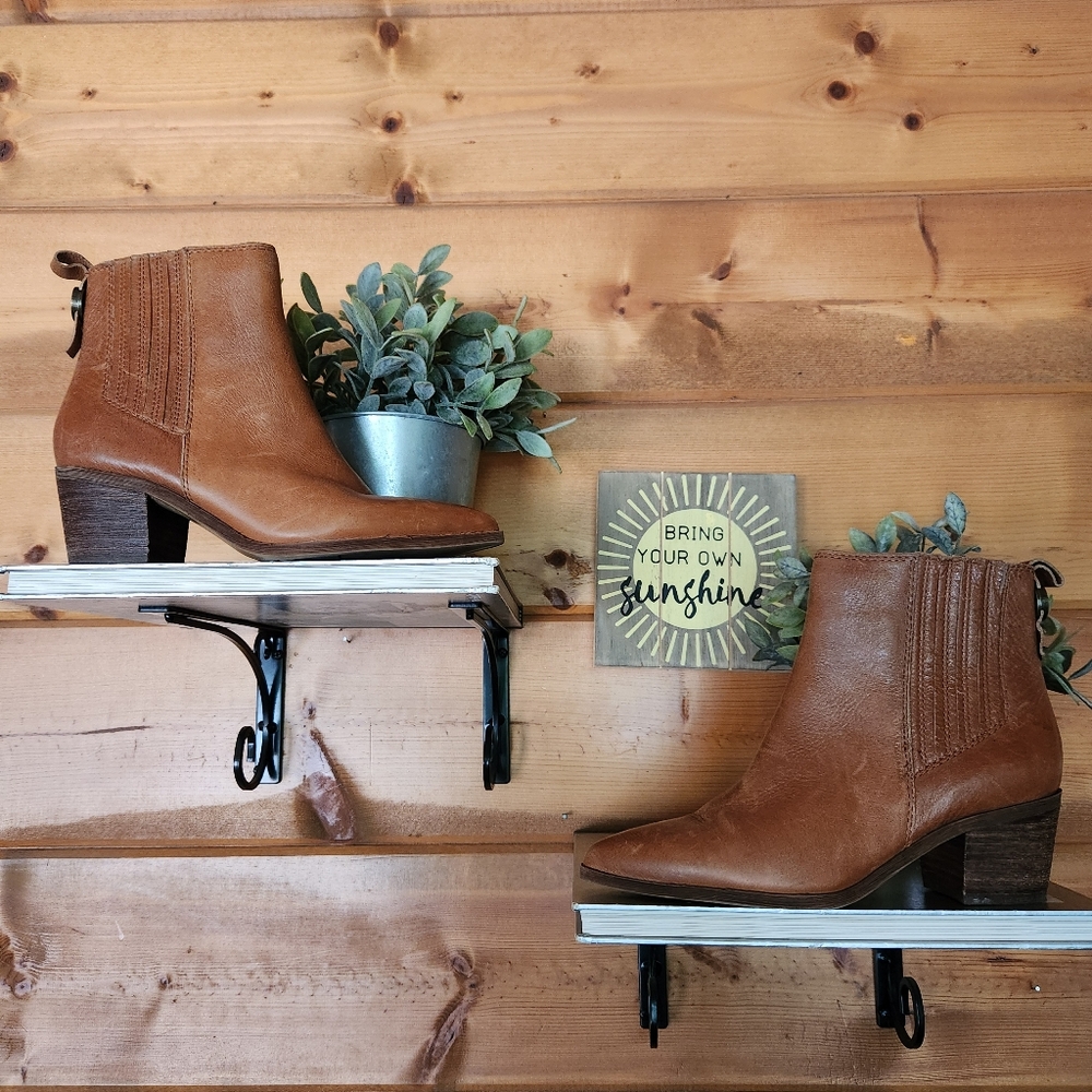 Franco Sarto Shay Cognac Brown Leather Western‎ Heel Ankle Boots Point Toe Sz 5M